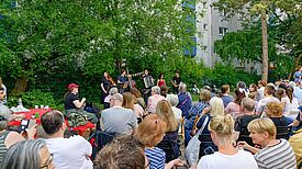 Das Musikfestival „Allee der Klänge“ lockte über 1.600 Menschen in den Augustekiez. (Bild: Oliver Richter)