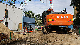 Die Bauarbeiten für den Erweiterungsbau des Olof-Palme-Zentrums (OPZ) haben begonnen. (Bild: M. Hühn)