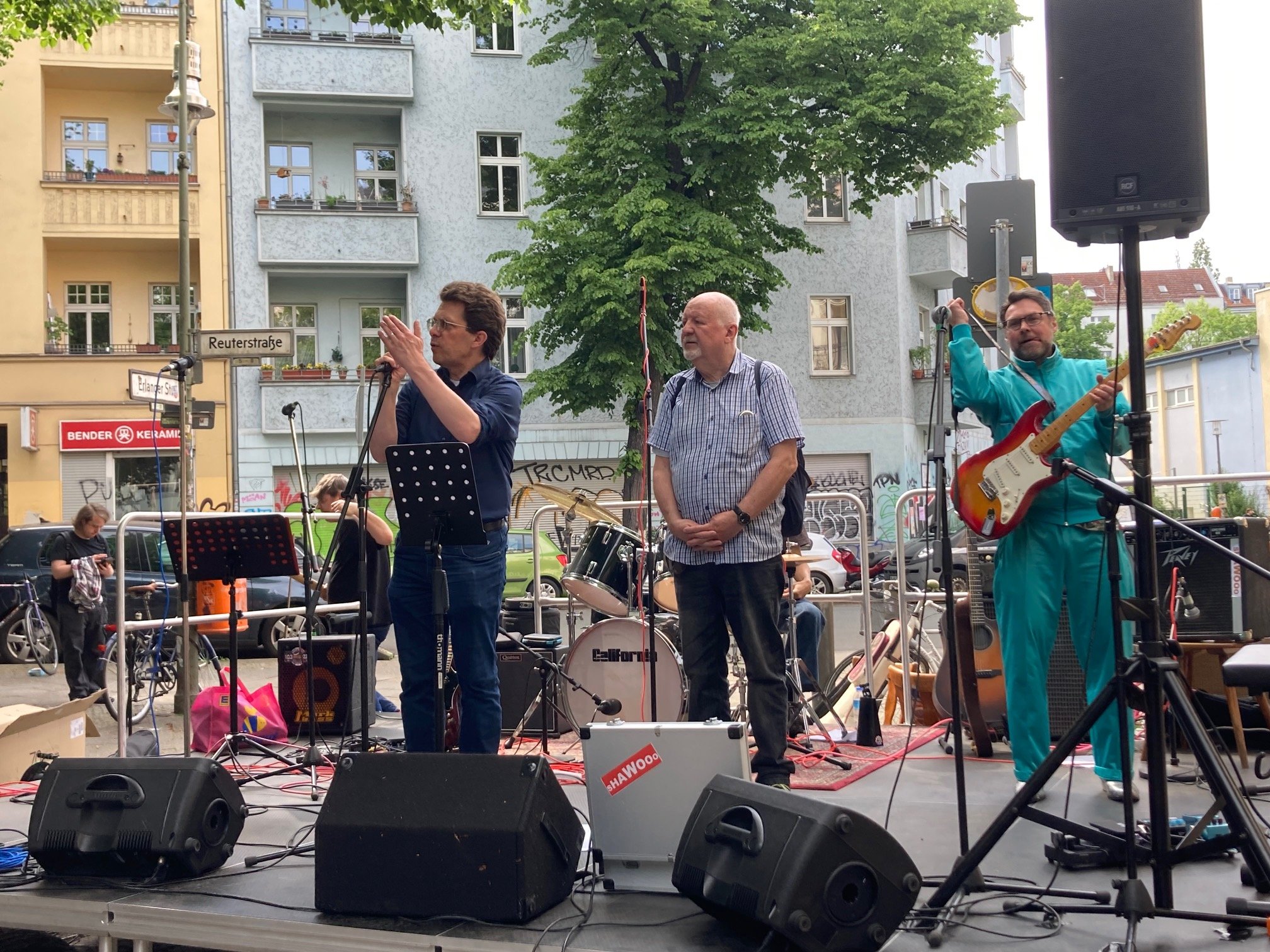 Auf der Bühne sorgten Rock- und Bluesbands für Unterhaltung und gute Stimmung beim Kiezfest. (Bild: QM Flughafenstraße)